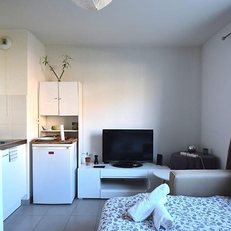 Studio Gare St Roch 1Er Etage - Air Rental Montpellier Exterior photo
